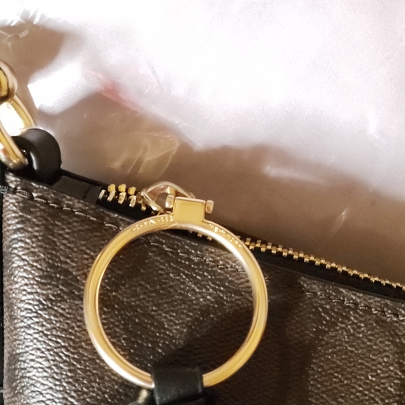 100% Authentic Coach Skylar Hobo Signature Canvas - Picture 9 of 10